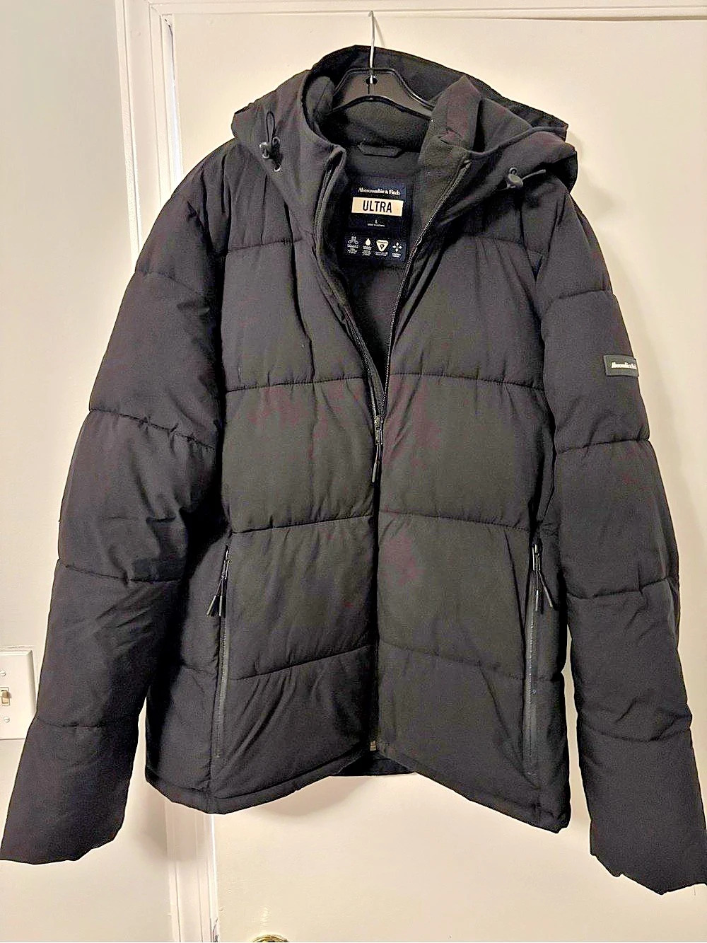 Abercrombie & Fitch Men's Ultra Puffer Jacket Black Large